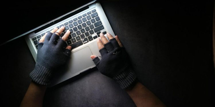 Alasan Mengapa Benteng Keamanan Siber Perusahaan Indonesia Mudah Jebol