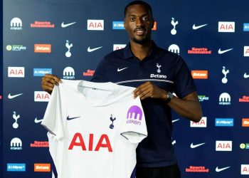 Tosin Adarabioyo Sebut Alasan Meninggalkan Chelsea dan Bergabung dengan Tottenham