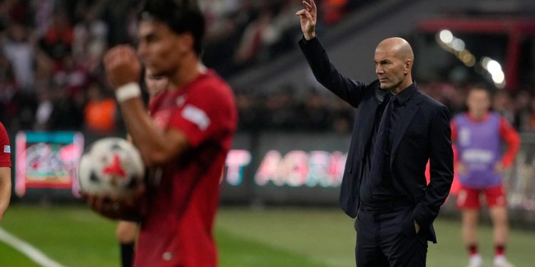3 Pelajaran dari Debut Cemerlang Zinedine Zidane dengan Timnas Prancis