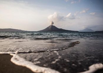 Empat Gunung Berapi di Indonesia Erupsi Bersamaan Pagi Ini