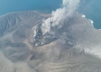 Gunung Anak Krakatau Terus Mengalami Erupsi