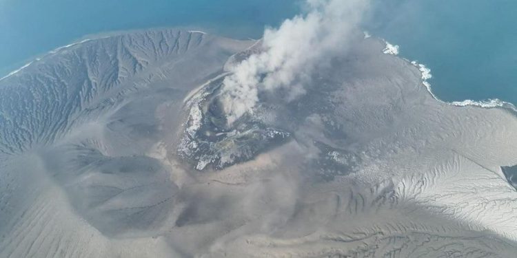 Gunung Anak Krakatau Terus Mengalami Erupsi