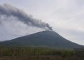 Gunung Ili Lewotolok Meletus Dua Kali dengan Kolom Abu Setinggi 700 Meter