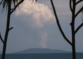 Warga Diimbau Waspada Usai Erupsi Gunung Anak Krakatau dan Suara Dentuman