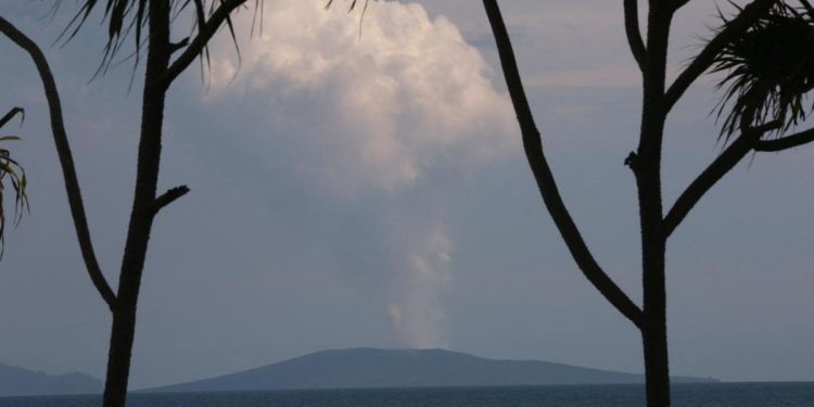 Warga Diimbau Waspada Usai Erupsi Gunung Anak Krakatau dan Suara Dentuman