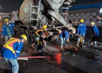 Mobil ASN di Pekalongan Terobos Jalan yang Sedang Diperbaiki Lagi