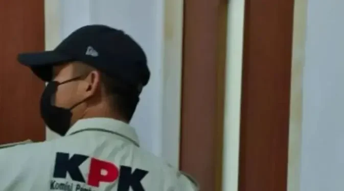 KPK Sita Uang dan Emas dalam OTT di Badan Nasional Penanggulangan Bencana