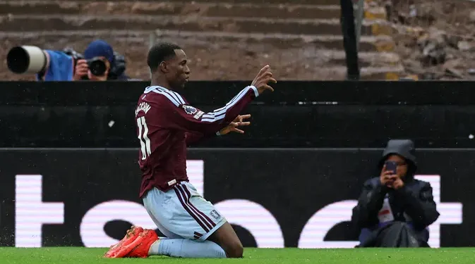 Nicolas Jackson Bawa Aston Villa Menang 2-1 atas Manchester City