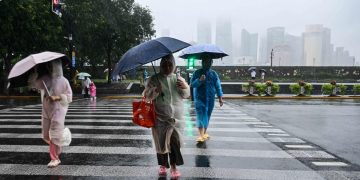 IMF Sebut Warga China Enggan Belanja Karena Pertimbangan Kesehatan