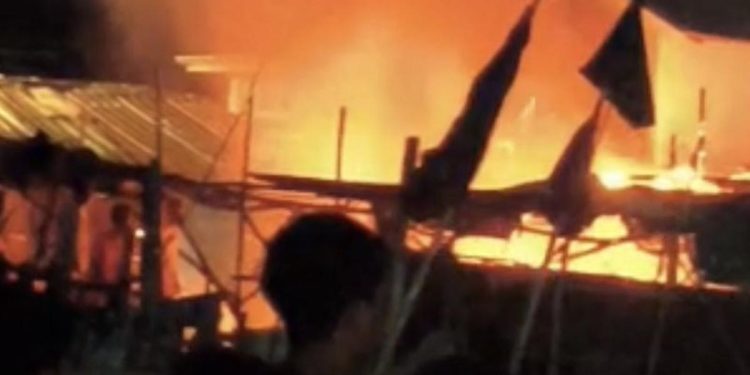 Kebakaran Besar di Gudang Kapal Pulau Seribu