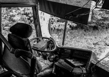 Tank Hajar Motor Mobil dan Gerobak Las di Palmerah, 1 Orang Tewas