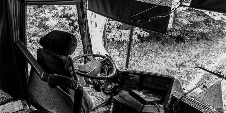 Tank Hajar Motor Mobil dan Gerobak Las di Palmerah, 1 Orang Tewas