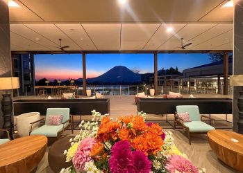 Hotel Gelar Panggung Jazz Pertama di Kaki Gunung Lokon