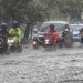 Jalan Mayor Oking Cibinong Tergenang Banjir Banyak Motor Terjebak