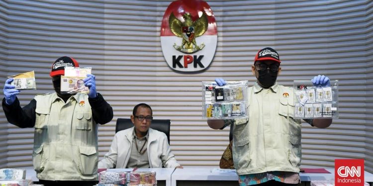 Fakta Dugaan Suap Dana Karhutla dan Gempa NTT oleh Adik Eks Pimpinan BNPB