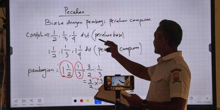 Darurat Asap Karhutla, Semua Sekolah di Sumut Terapkan PJJ Hingga 21 Oktober