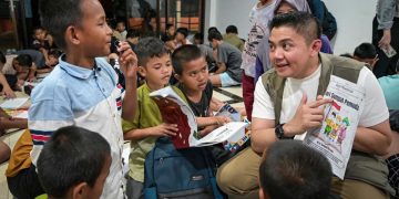 Momen Sidak Sekolah Rakyat oleh Seskab Teddy di Cikarang