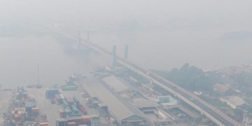 Sesak Bernapas di Palembang Akibat Kualitas Udara Sangat Berbahaya
